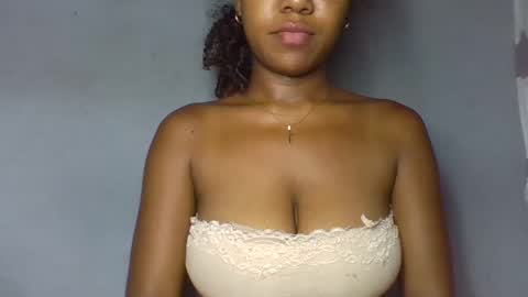 Snapshot of verolla31 chatting on 02.26.25 verolla31 online show from 02.26.25