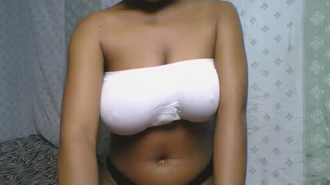 Snapshot of verolla31 chatting on 09.21.25 verolla31 online show from 09.21.25