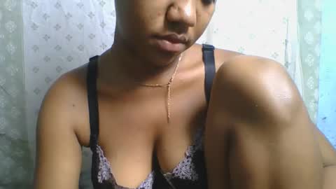 Snapshot of verolla31 chatting on 10.17.25 verolla31 online show from 10.17.25