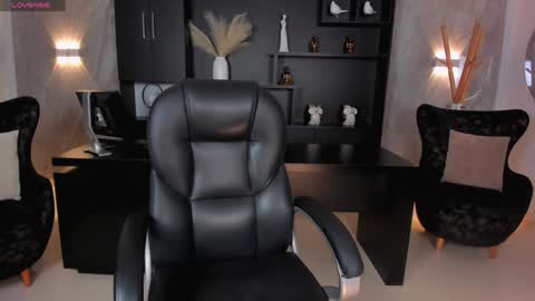 Snapshot of veronicacruz1 chatting on 02.08.25 Vero online show from 02.08.25