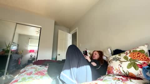 Snapshot of veronicalake chatting on 10.23.25 Veronica Lake online show from 10.23.25