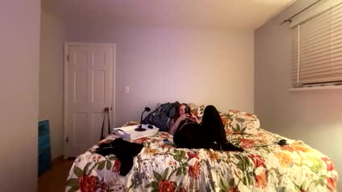 Snapshot of veronicalake chatting on 11.02.25 Veronica Lake online show from 11.02.25