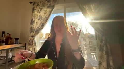 Snapshot of veronicalake chatting on 11.03.25 Veronica Lake online show from 11.03.25