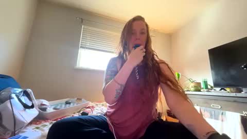 Snapshot of veronicalake chatting on 11.04.25 Veronica Lake online show from 11.04.25