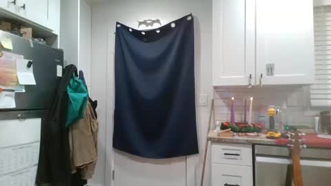 Snapshot of verysmallpeni chatting on 12.16.24 verysmallpeni online show from 12.16.24