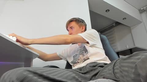 Snapshot of vibemygirl chatting on 01.29.25 vibemygirl online show from 01.29.25