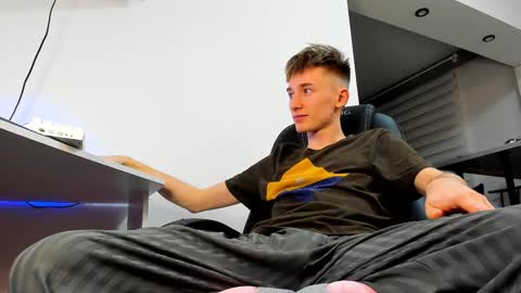 Snapshot of vibemygirl chatting on 02.20.25 vibemygirl online show from 02.20.25