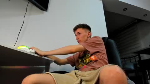 Snapshot of vibemygirl chatting on 02.26.25 vibemygirl online show from 02.26.25