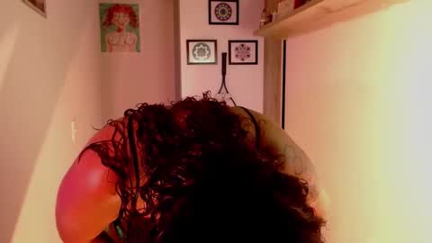 Snapshot of vicky_crazy chatting on 12.20.24 Vicky online show from 12.20.24