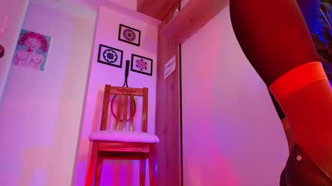 Snapshot of vicky_crazy chatting on 01.06.25 Vicky online show from 01.06.25