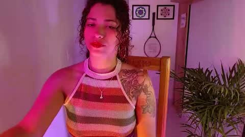 Snapshot of vicky_crazy chatting on 01.08.25 Vicky online show from 01.08.25