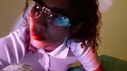 Snapshot of vicky_crazy chatting on 01.09.25 Vicky online show from 01.09.25