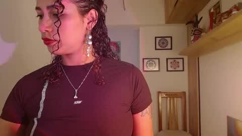 Snapshot of vicky_crazy chatting on 02.08.25 Vicky online show from 02.08.25