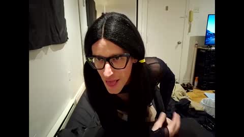 Snapshot of vicky_crossdresser chatting on 10.22.25 vicky_crossdresser online show from 10.22.25