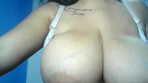 Snapshot of vickyblush8 chatting on 11.04.25 vickyblush8 online show from 11.04.25