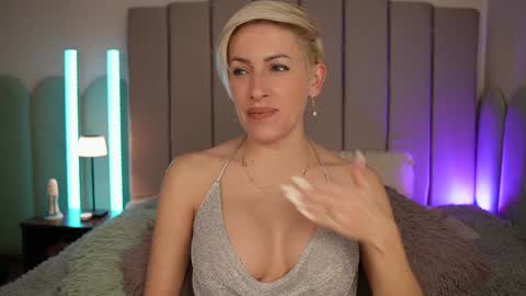Snapshot of vickysecret96 chatting on 01.02.25 vickysecret96 online show from 01.02.25
