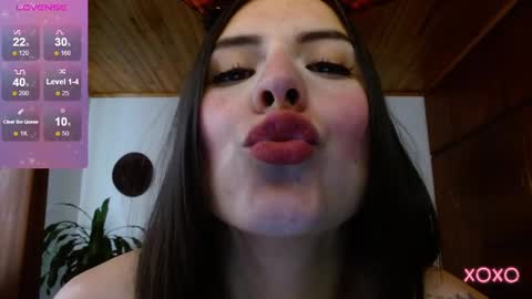 VICTORIA MARTELO online show from 12.23.24