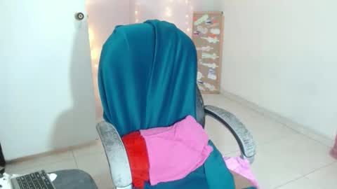 Snapshot of victoria_miler chatting on 12.06.24 VICKY online show from 12.06.24