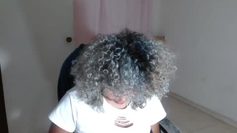 Snapshot of victoria_miler chatting on 01.17.25 VICKY online show from 01.17.25