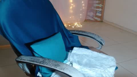 Snapshot of victoria_miler chatting on 01.19.25 VICKY online show from 01.19.25