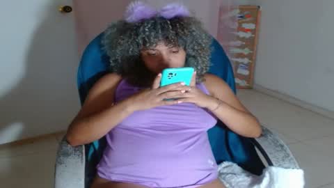 Snapshot of victoria_miler chatting on 01.19.25 VICKY online show from 01.19.25