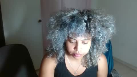 Snapshot of victoria_miler chatting on 02.01.25 VICKY online show from 02.01.25