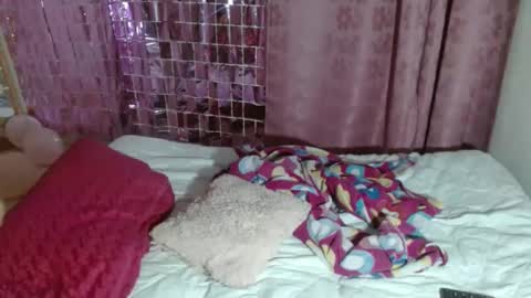 Snapshot of victoria_miler chatting on 02.23.25 VICKY online show from 02.23.25