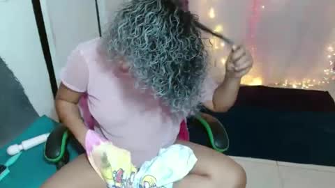 Snapshot of victoria_miler chatting on 09.16.25 VICKY online show from 09.16.25