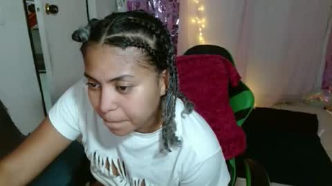 Snapshot of victoria_miler chatting on 09.24.25 VICKY online show from 09.24.25