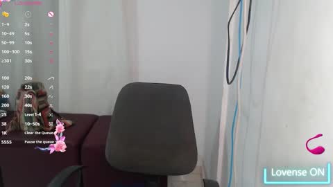 Snapshot of victoria_milf06 chatting on 03.09.25 victoria online show from 03.09.25