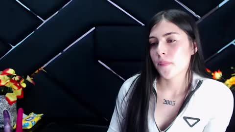 Snapshot of victoria_storm_ chatting on 02.05.25 victoria_storm_ online show from 02.05.25