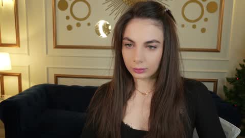 Snapshot of viktoria_storm chatting on 01.03.25 Alisa online show from 01.03.25