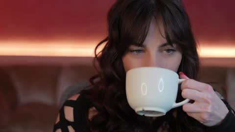 Snapshot of viktoria_storm chatting on 01.05.25 Alisa online show from 01.05.25