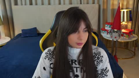 Snapshot of viktoria_storm chatting on 01.07.25 Alisa online show from 01.07.25