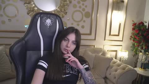 Snapshot of viktoria_storm chatting on 01.29.25 Alisa online show from 01.29.25