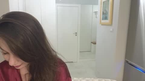 Snapshot of viktoria_storm chatting on 10.30.25 Alisa online show from 10.30.25