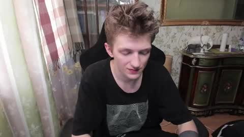 Snapshot of vince__dice chatting on 02.14.25 Dimoooooon online show from 02.14.25