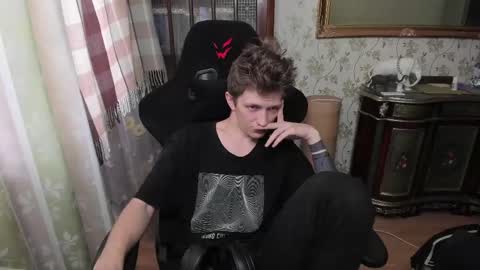Snapshot of vince__dice chatting on 02.14.25 Dimoooooon online show from 02.14.25