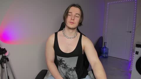 Snapshot of vincent__strong chatting on 12.06.24 Vincent Strong online show from 12.06.24