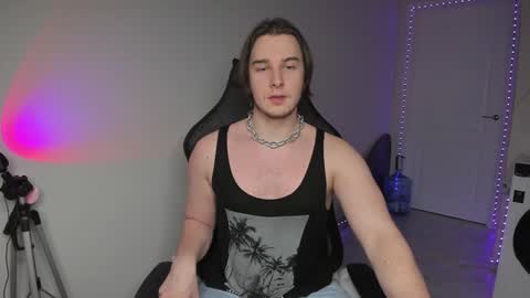 Snapshot of vincent__strong chatting on 12.06.24 Vincent Strong online show from 12.06.24