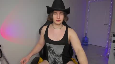 Snapshot of vincent__strong chatting on 01.08.25 Vincent Strong online show from 01.08.25