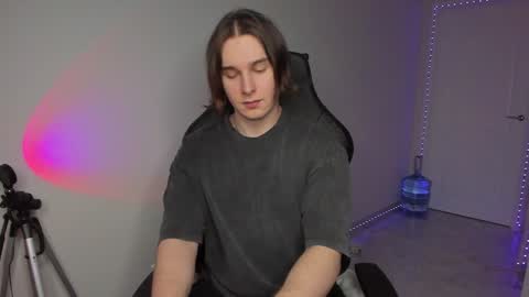 Snapshot of vincent__strong chatting on 01.15.25 Vincent Strong online show from 01.15.25