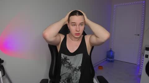 Snapshot of vincent__strong chatting on 01.22.25 Vincent Strong online show from 01.22.25