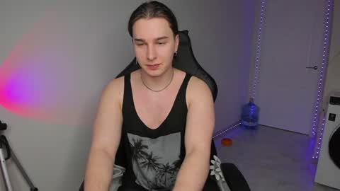 Snapshot of vincent__strong chatting on 01.22.25 Vincent Strong online show from 01.22.25