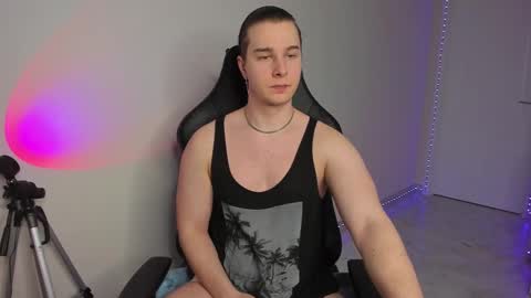 Snapshot of vincent__strong chatting on 02.09.25 Vincent Strong online show from 02.09.25