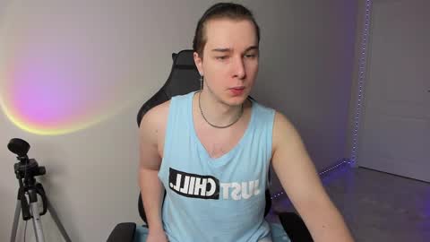 Snapshot of vincent__strong chatting on 02.19.25 Vincent Strong online show from 02.19.25