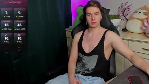 Snapshot of vincent__strong chatting on 09.17.25 Vincent Strong online show from 09.17.25