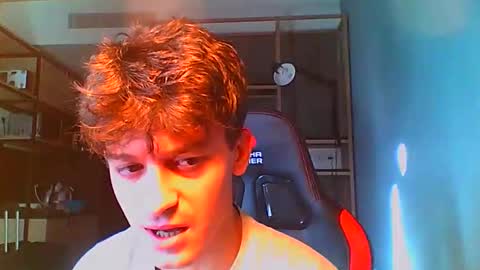 Snapshot of vincentprice69 chatting on 10.18.25 vincentprice69 online show from 10.18.25