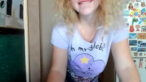 Snapshot of viodetta chatting on 09.27.25 viodetta online show from 09.27.25