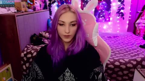 Snapshot of violet_noir_ chatting on 01.24.25 Deya online show from 01.24.25